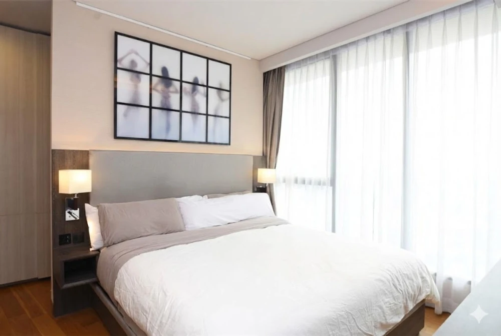 For rent: The Lumpini 24, 39th floor, fully furnished unit, ready to move in. Book now, don't wait!