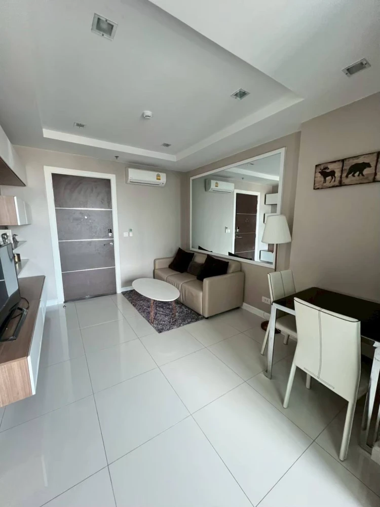 For rent: The Metropolis Samrong. Fully furnished and equipped with appliances. Great price! Book now, don't miss out!