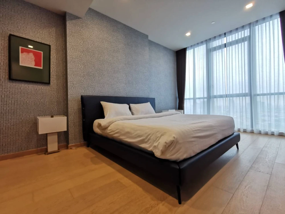 For rent: 2-bedroom unit at The Monument Thonglo, fully furnished. Book now!