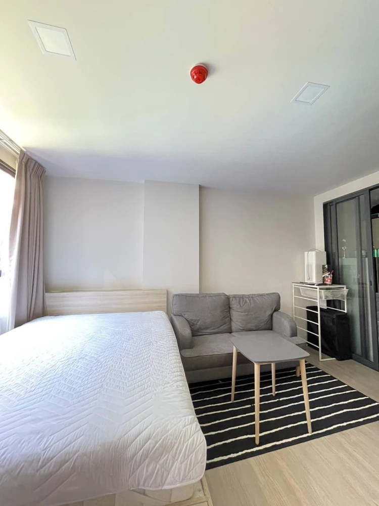 For rent: The Muve Bangna, pool view, super chill atmosphere, fully furnished with appliances, ready to move in.