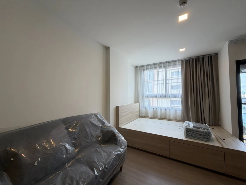 For rent: The Muve Pradipat, fully furnished and equipped with appliances. Hurry and reserve now!
