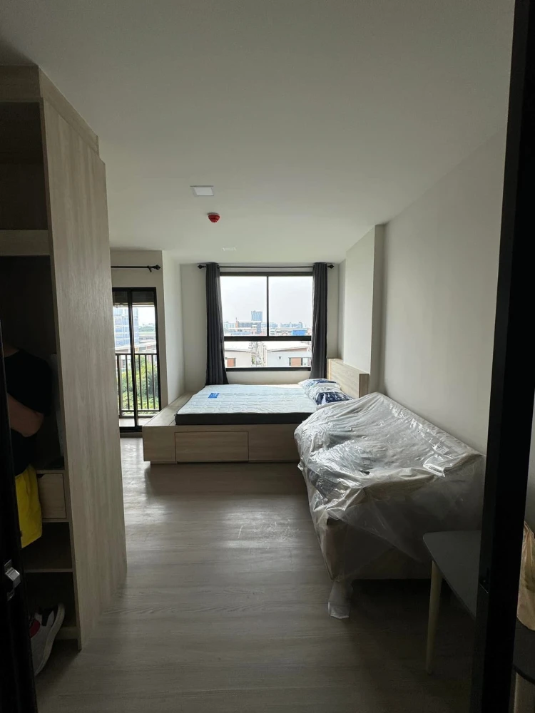 For rent: The Muve Bangkhae, a lovely room with complete furniture and appliances. Just bring your bags and move in!