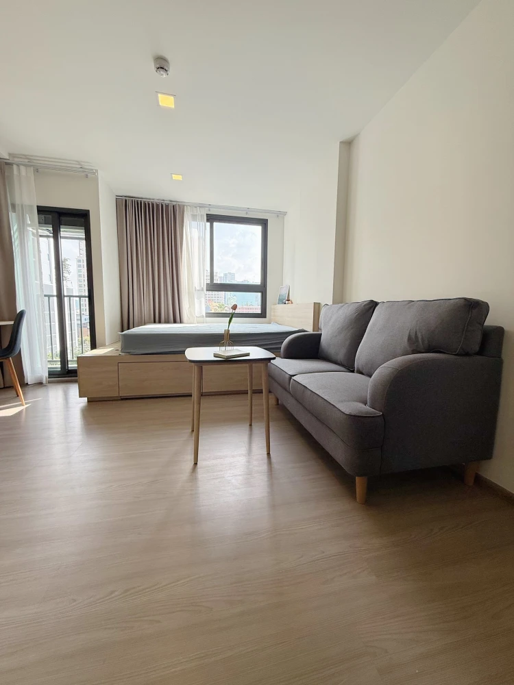 For rent: The Muve Pradipat, 7th floor. Beautiful view, no obstructing buildings, quiet and peaceful. Fully furnished with appliances. Book now!