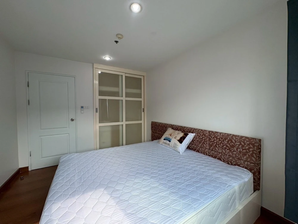 For rent: The Next Sukhumvit 52, 5th floor, fully furnished, very livable. Book now!