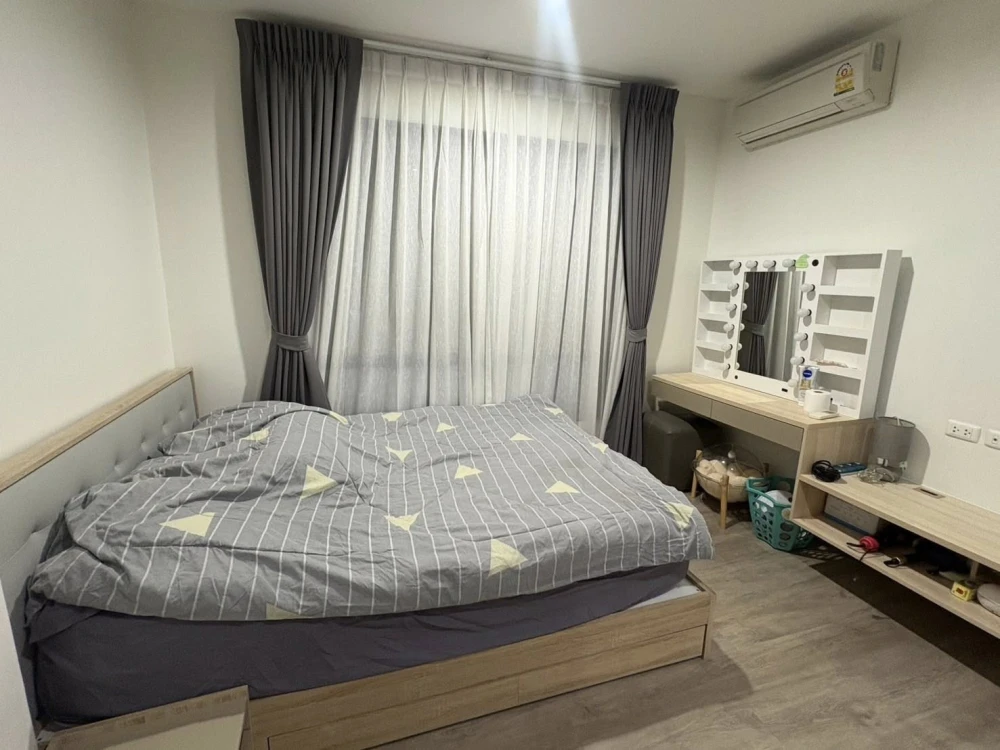 For rent: The Niche Mono Ratchavipha, 14th floor. High floor with stunning views and fully furnished. Book now, don't miss out!