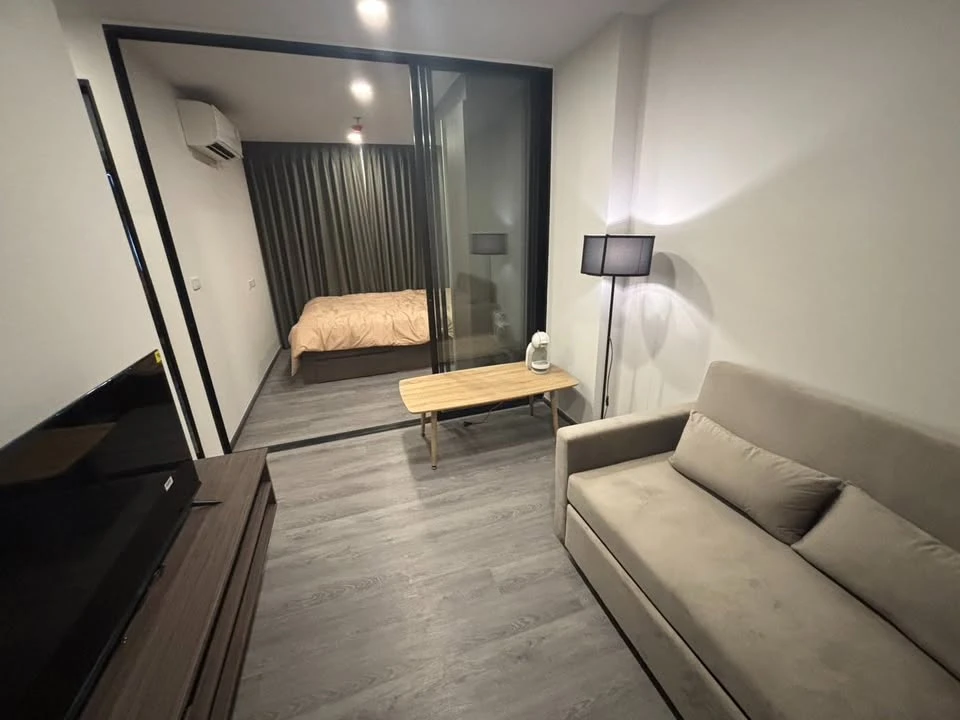 For rent: The Origin Lat Phrao-Bang Kapi, 17th floor, open view, no buildings blocking, fully furnished and equipped, ready to move in.