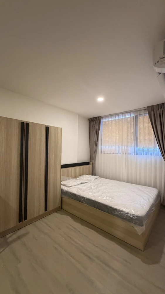 For rent: The Origin Sukhumvit - Phraeksa. Nice room on the 10th floor with city views, quiet and ready to move in.