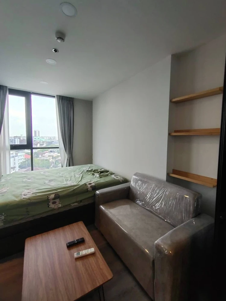 For rent: The Origin Ladprao-Bangkapi, 8th floor, near the elevator. Not hot, breezy. Don't miss out!