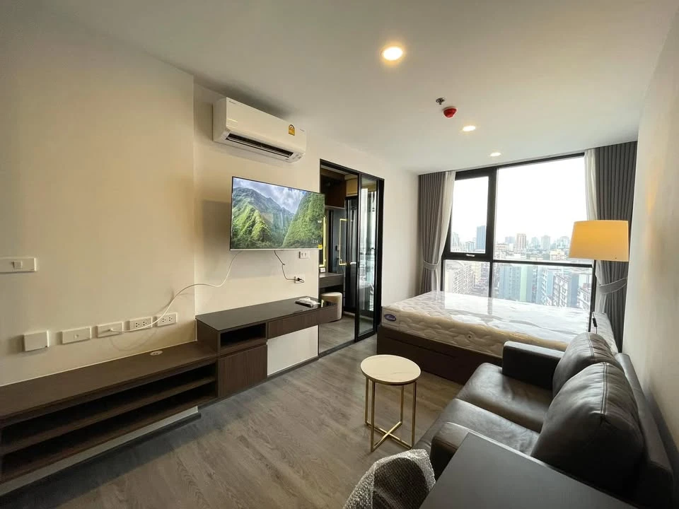 For rent: The Origin Ladprao-Bangkapi, swimming pool view, no buildings blocking the view, walk-in closet and full electrical appliances. Don't miss o