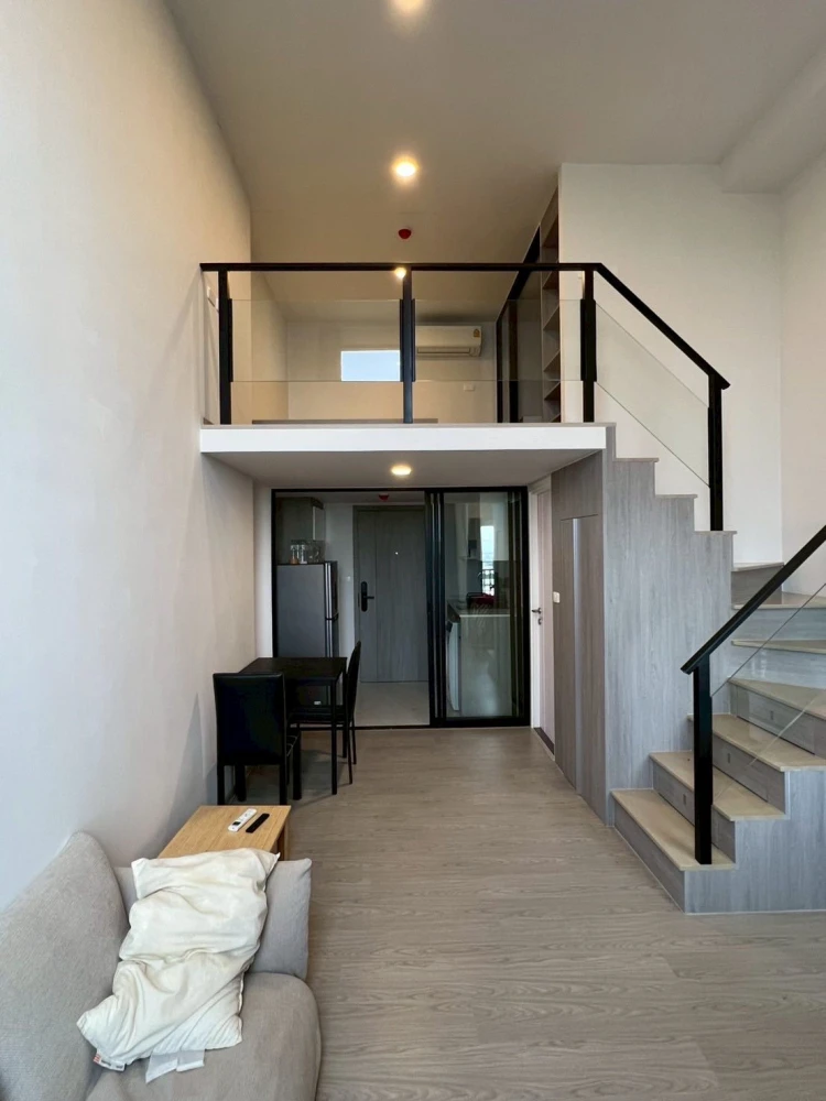 For rent: The Origin Plug & Play Ramkhamhaeng Triple Station, loft room + 1 bathroom, high floor, ready to move in.