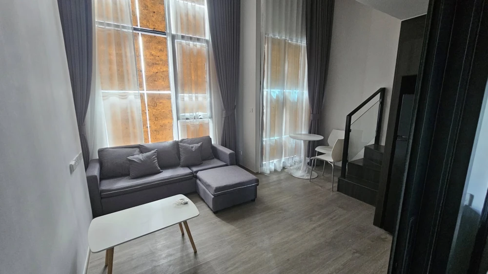 For rent: The Origin Plug & Play Ramintra, 2-story room with high ceiling, fully furnished and equipped with appliances. Just bring your bags and move