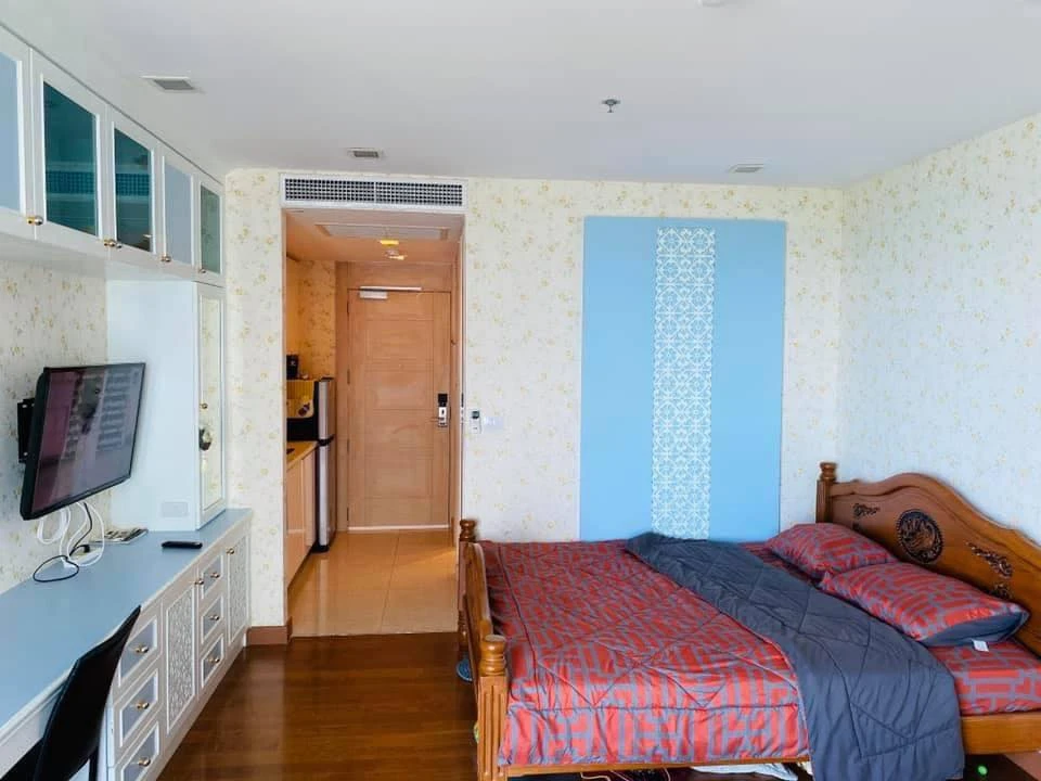For rent: The Palm Wongamat, high floor room, ready to move in, next to the beach. Good like this, hurry and reserve it+++