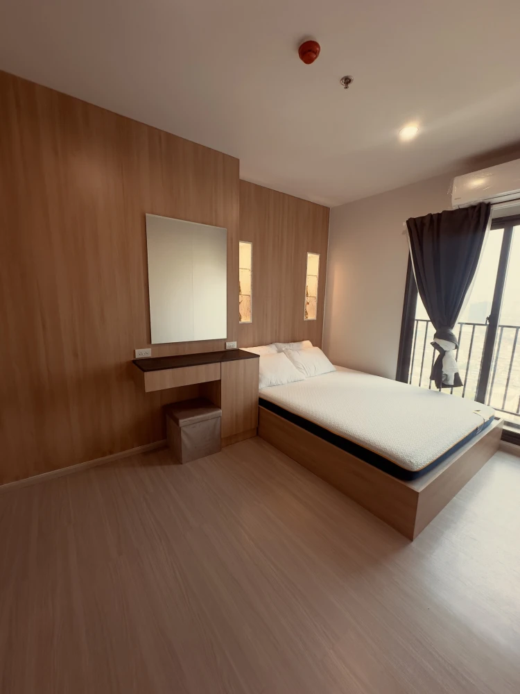 For rent: The Parkland Phetkasem 56. Rare item! Top floor, 31st floor, corner unit, Building A (closest to the road), best view in the project. Book n