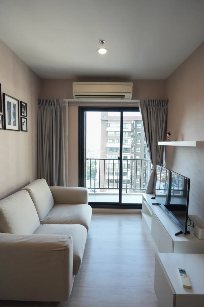 For rent: The Parkland Phetkasem-Thapra, high floor unit, spacious and ready to move in, good ventilation. Book now!
