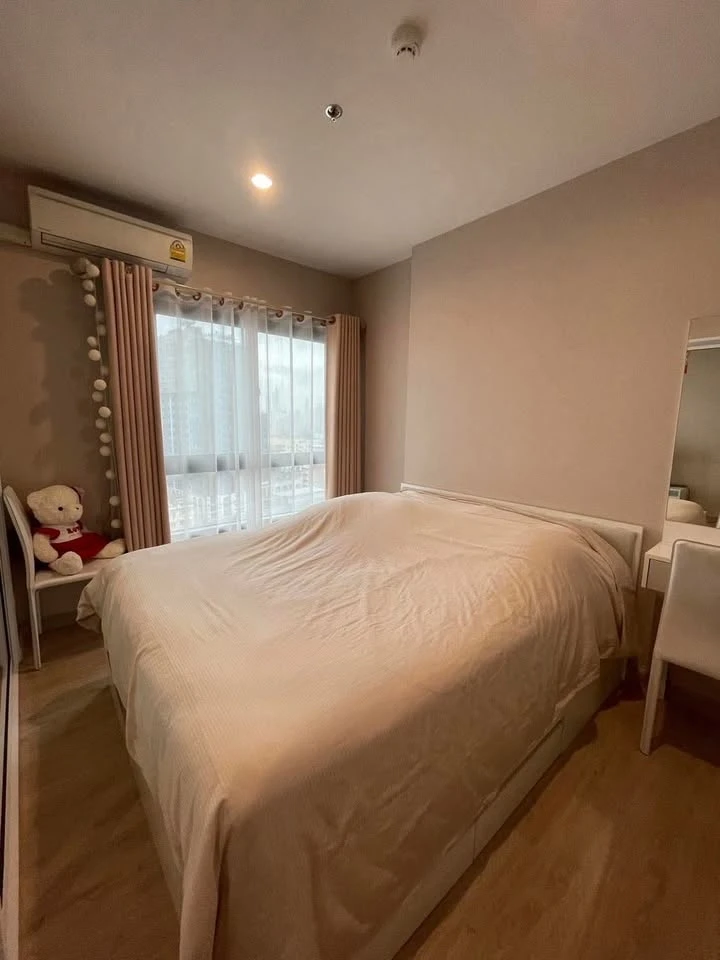 For rent: The Parkland Phetkasem-Thapra. Spacious and comfortable room with furniture. Book now!