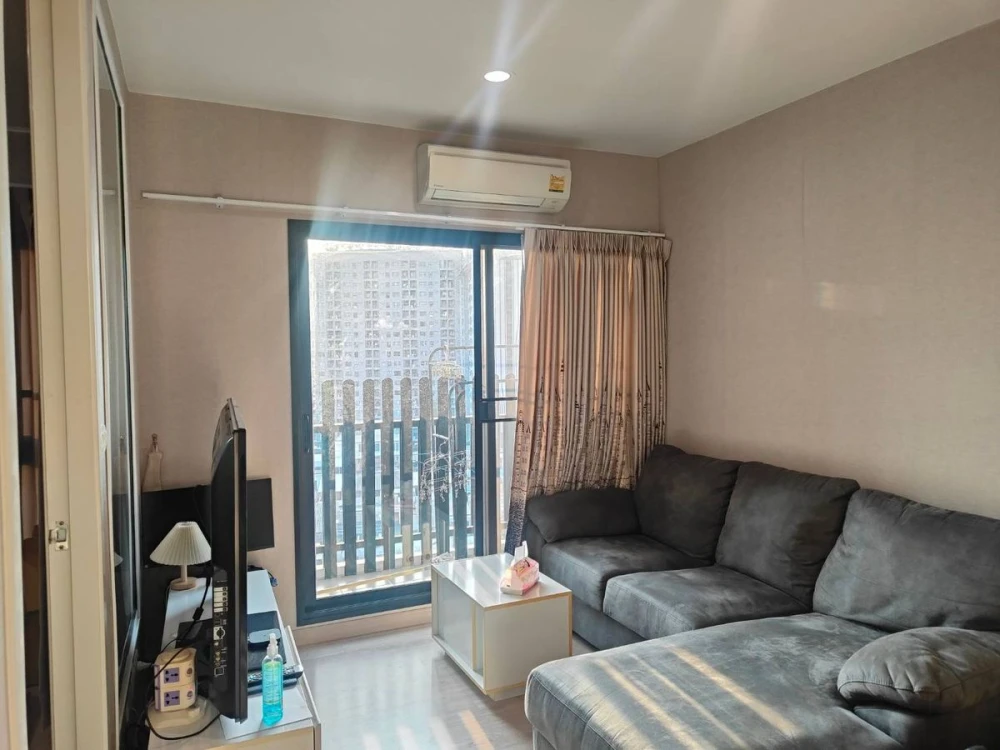 For rent: The Parkland Phetkasem-Thapra, corner unit, fully furnished. Book now! (Hurry!)