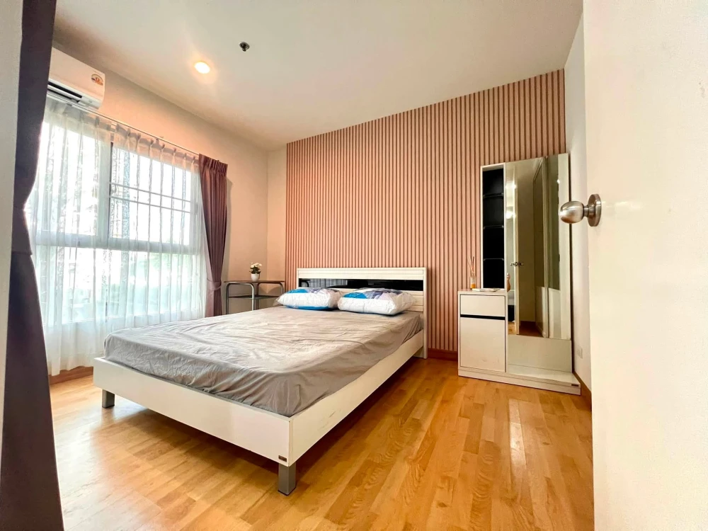 For rent: The Parkland Taksin-Thapra, 1 bedroom, 1 living room. All rooms have large, bright windows. Great value! Book now!