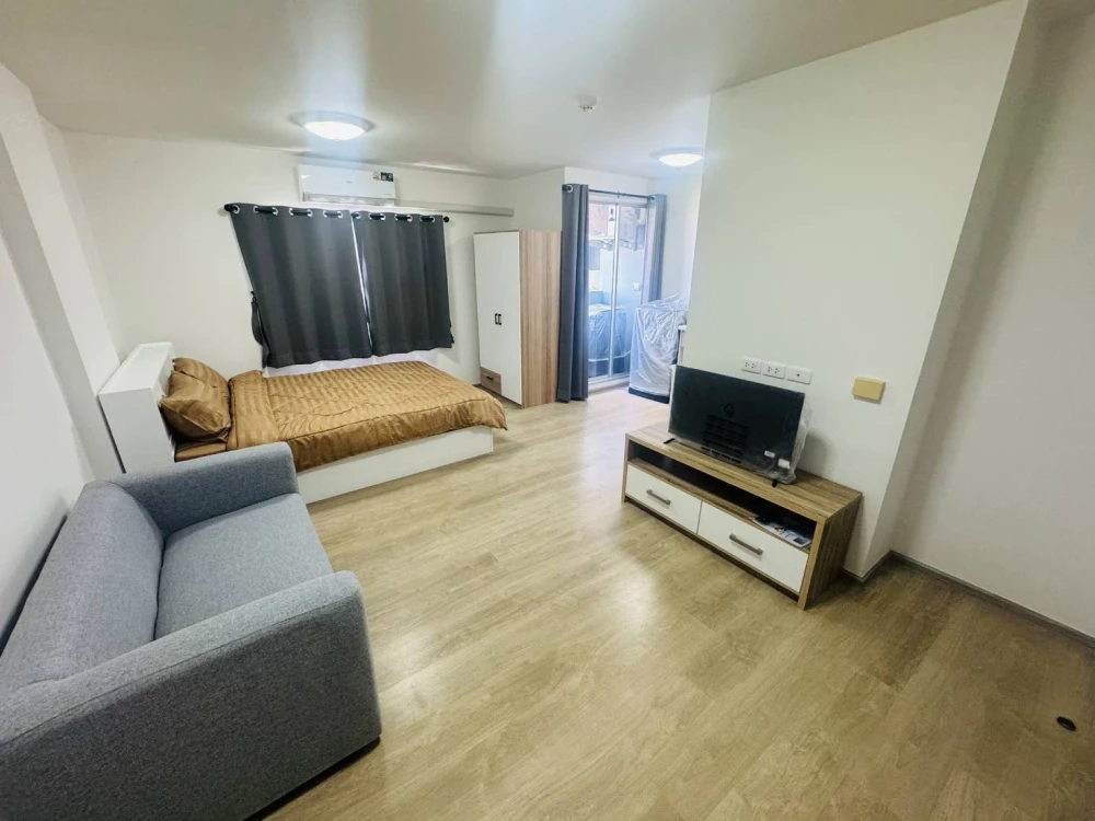 For rent: The Point Condo, Laem Chabang, beautiful condo, ready to move in, Building B, 7th floor, fully furnished, just bring your bags and move in.