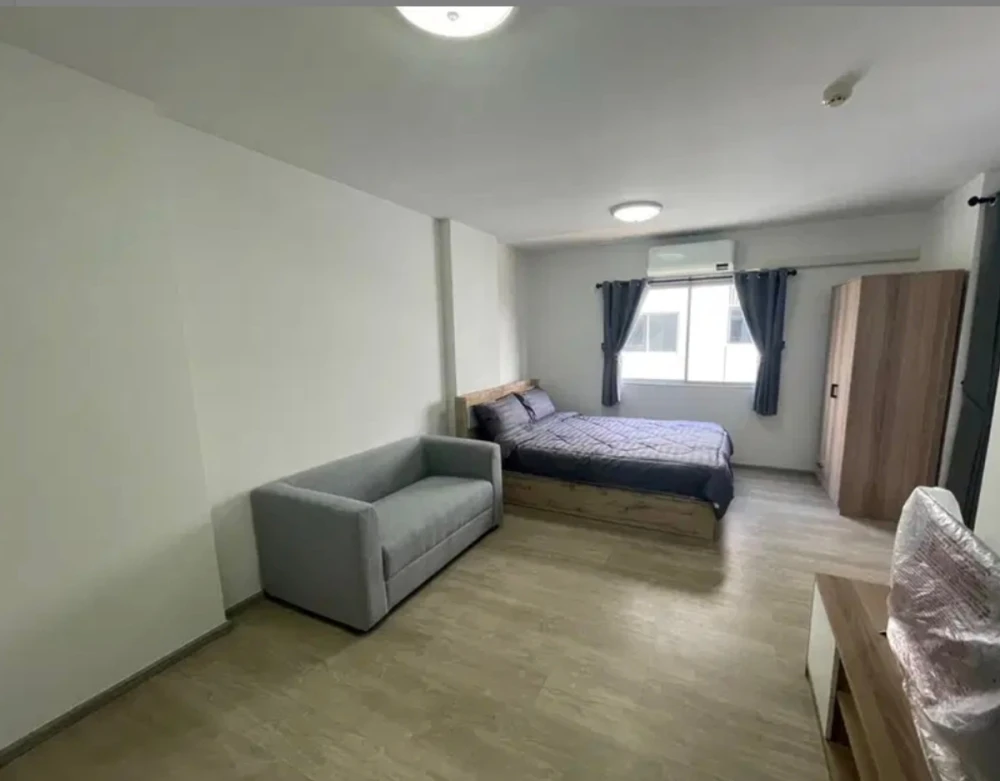 For rent: The Point Condo Laem Chabang, 8th floor, fully furnished, very livable. Book now!