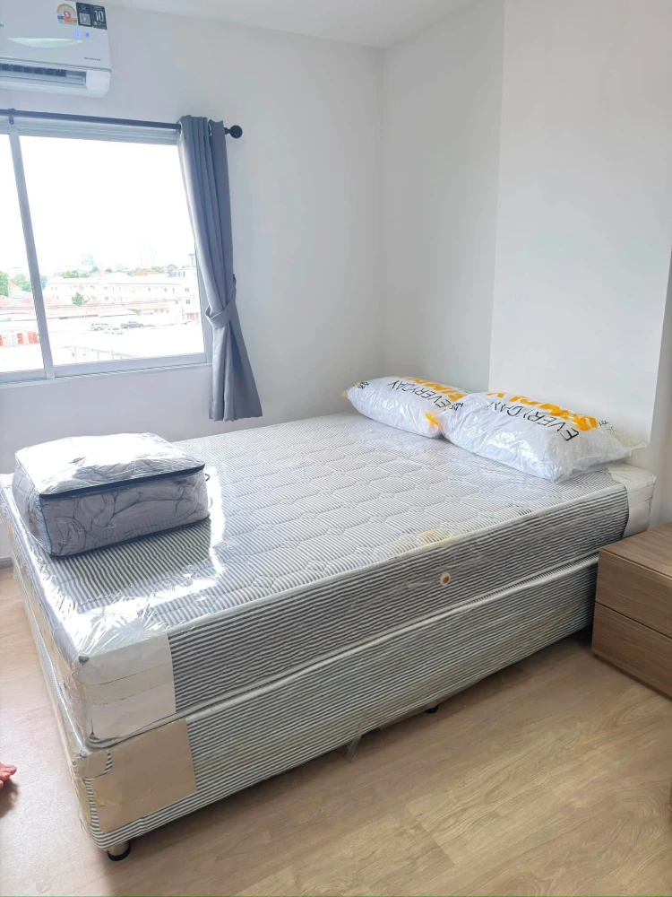 Condo for rent at The Point Laem Chabang. Nice room, comes with a washing machine and complete furnishings. Book now!