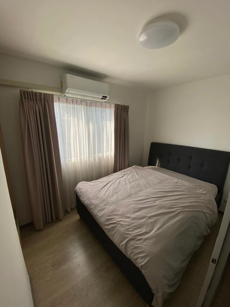 For rent: The Point Condo Rangsit-Klong 6, 4th floor, comfortable unit with complete furniture and appliances. Book now!