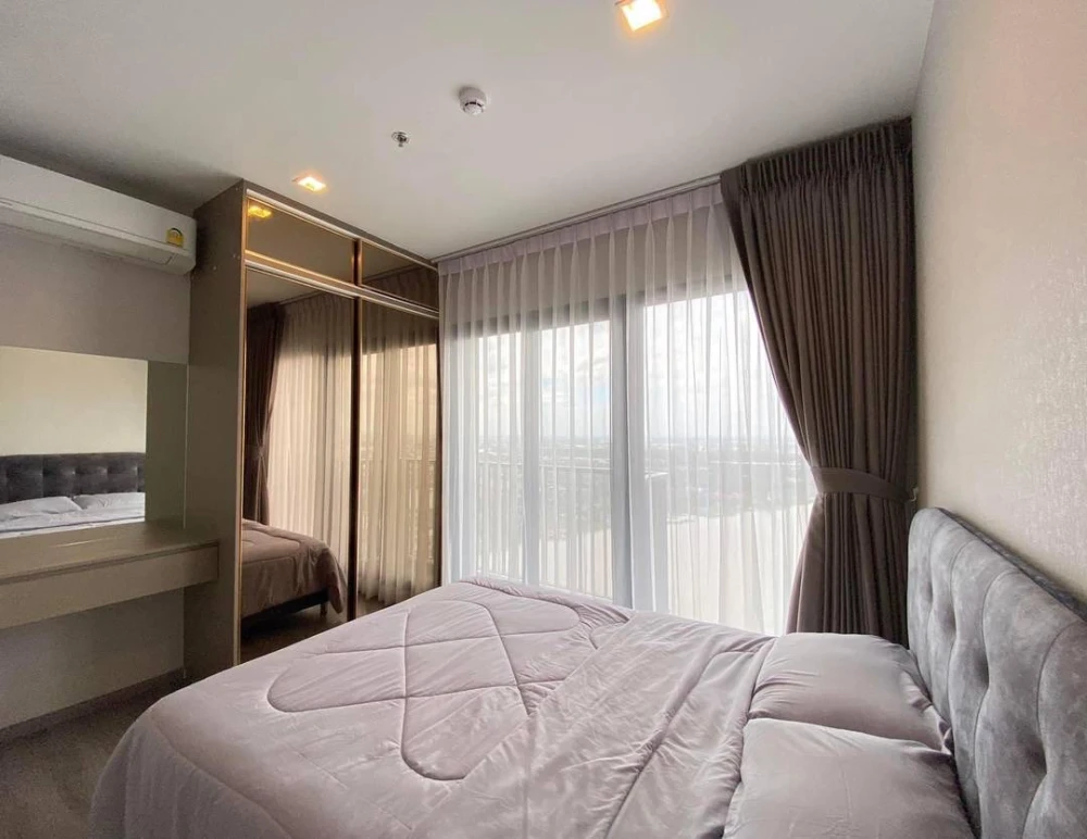 For rent: The Politan Aqua, 52nd floor, very high, Chao Phraya River view, north facing, cool and comfortable, not hot, must book.