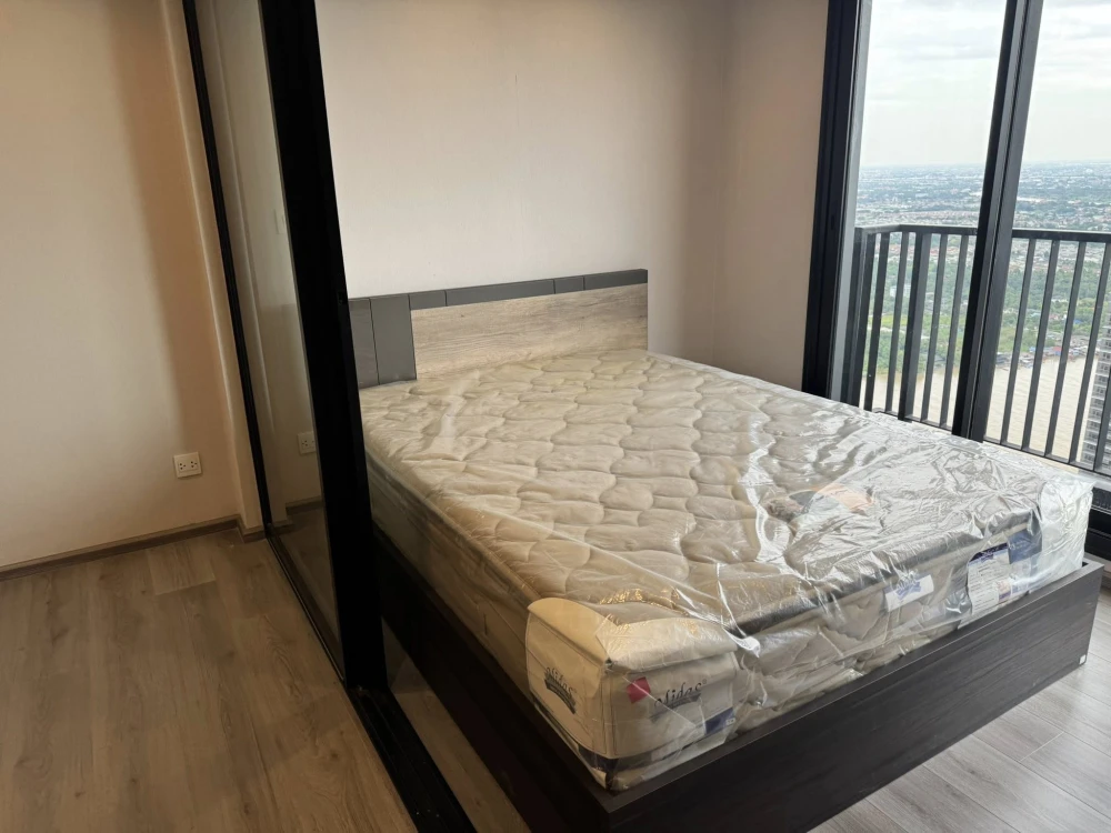 For rent: The Politan Rive, ready-to-move-in unit. North-facing, not hot, good breeze, river view. Fully furnished, appliances included. Book now befo