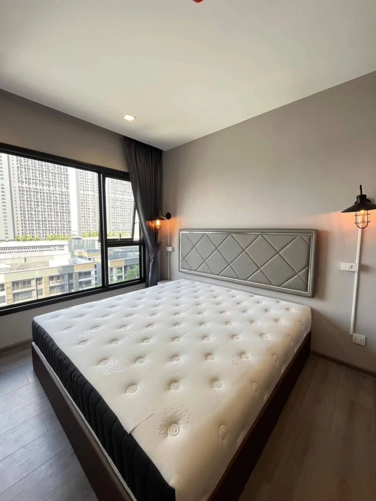 For rent: The Politan Rive, large, comfortable room, 12th floor, river and garden view, convenient and complete in one place. Come and reserve now.