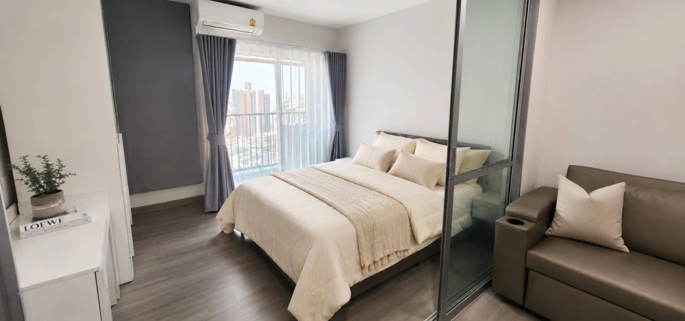 For rent: The President Charan - Yaek Fai Chai Station. Corner unit, less crowded, fully furnished, unobstructed view. Book now!