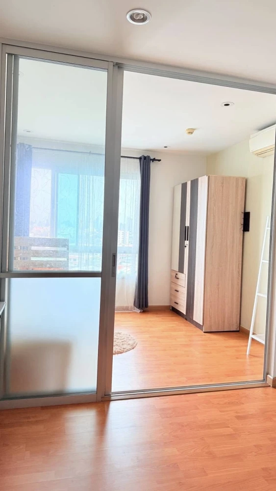 For rent: The President Sathorn-Ratchaphruek, 9th floor, fully furnished, nice to live in, book now, urgently.