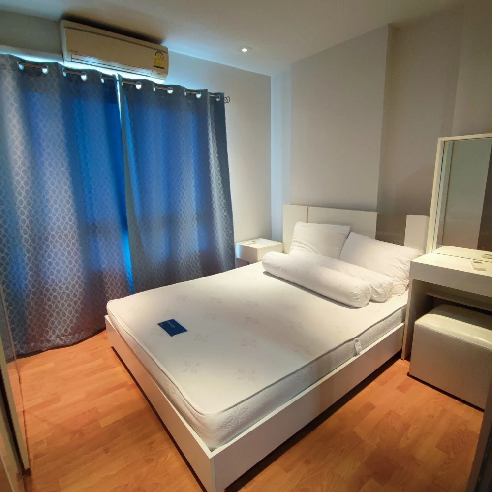 For rent: The President Sathorn-Ratchaphruek, spacious room, lots of usable space, comes with complete furniture, just bring your bags and move in.