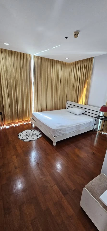 For rent: The Prime 11, Sukhumvit Soi 11, spacious room, comfortable, suitable for a family. Good like this, book now, don't miss out!
