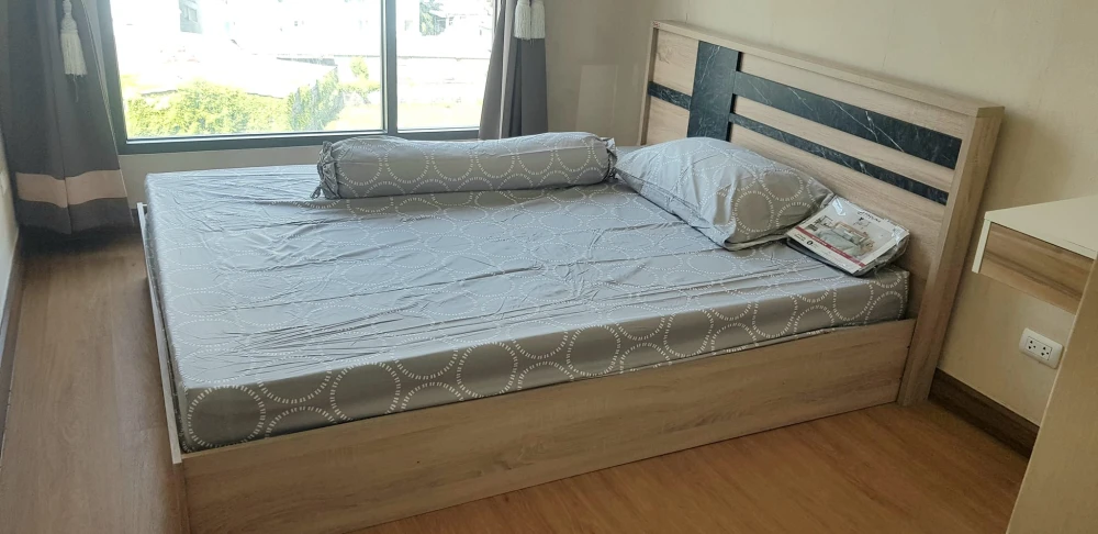 For rent: The Privacy Ngamwongwan, ready to move in, fully furnished, you'll regret it if you don't book.