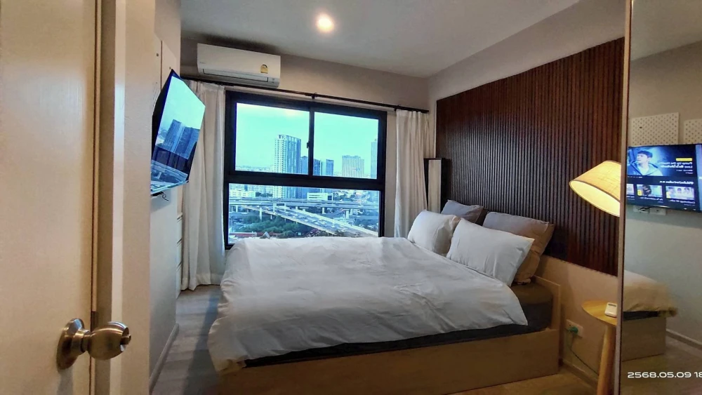 For rent: THE PRIVACY RAMA 9, beautifully decorated room, well-built-in, everything you need here, just bring your bags and move in.