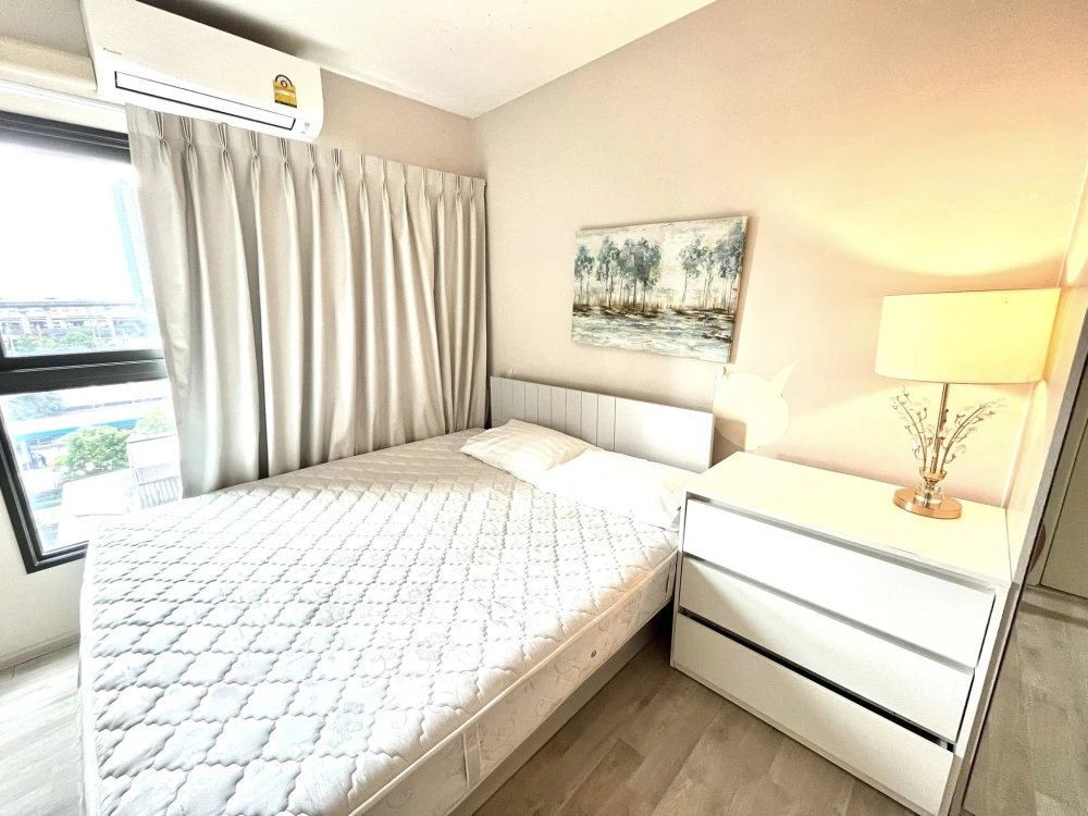 For rent: The Privacy Rama 9, 1 bedroom (Plus), 6th floor, with private balcony. Hurry and reserve now!