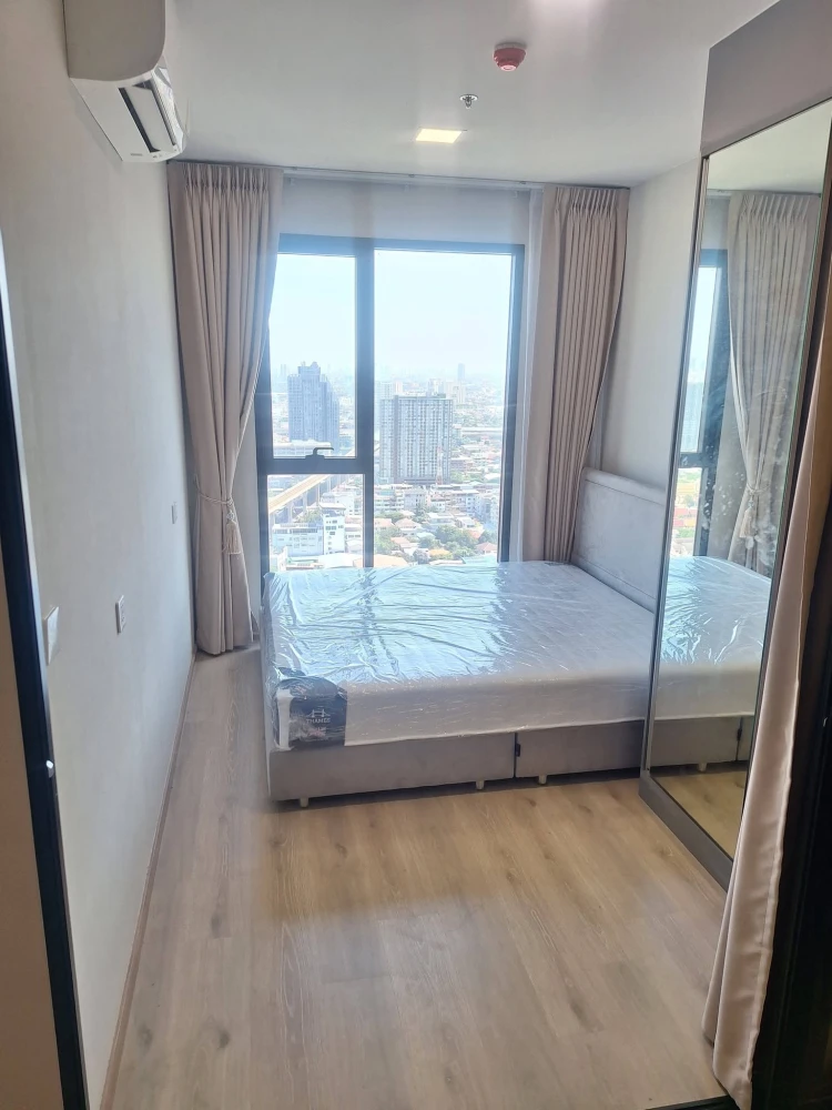 For rent: The Privacy Taopoon Interchange, 1 bedroom, 1 bathroom, fully furnished. Just bring your suitcase and move in!
