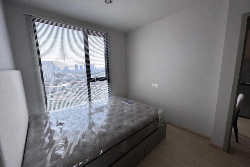 For rent: The Privacy Thaphra Interchange, high floor unit, fully furnished. Book now!