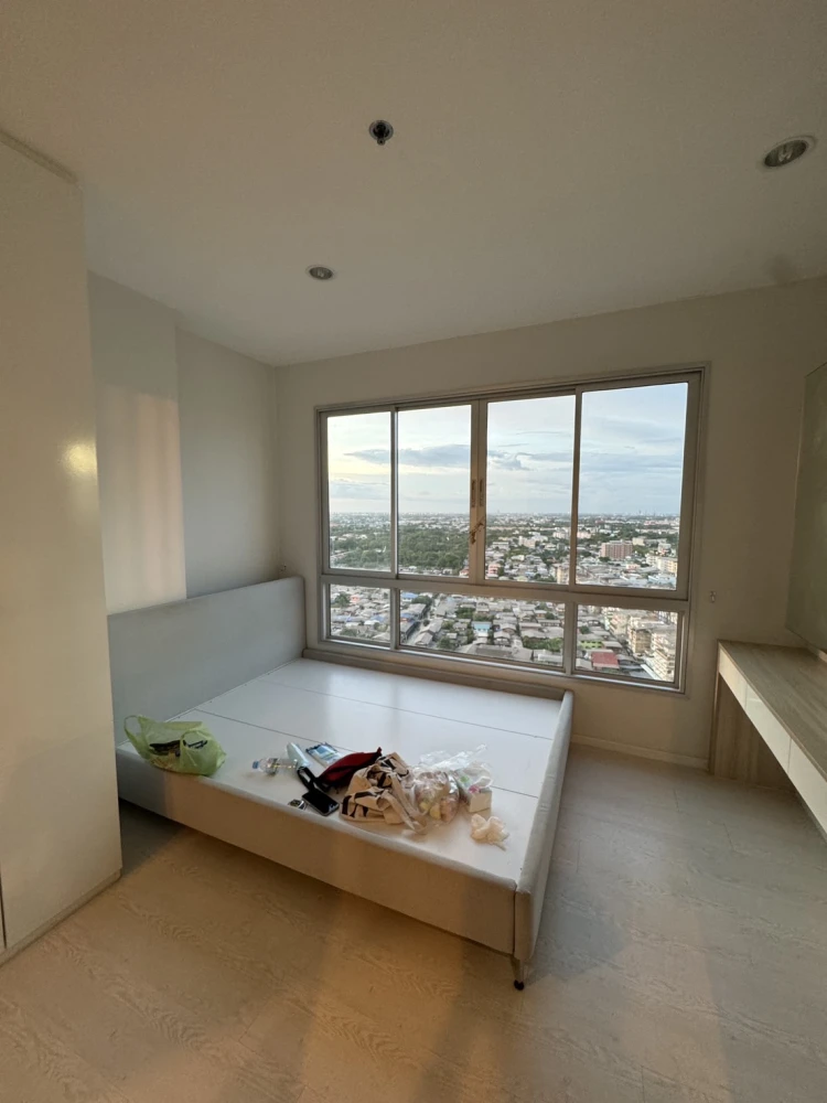 For rent: The Prodigy Phetkasem 62, 22nd floor, good view, fully furnished, book now.