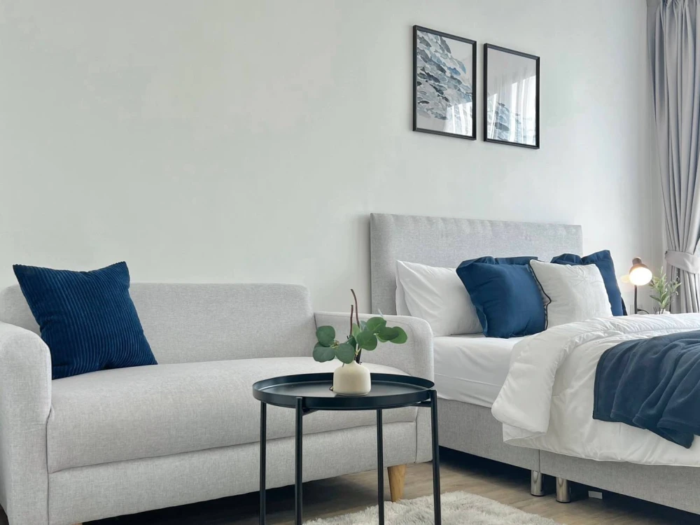 For rent: The Rich Rama 9-Srinakarin. Beautifully decorated unit with a coordinated color scheme. Fully furnished. Great location. Book now!