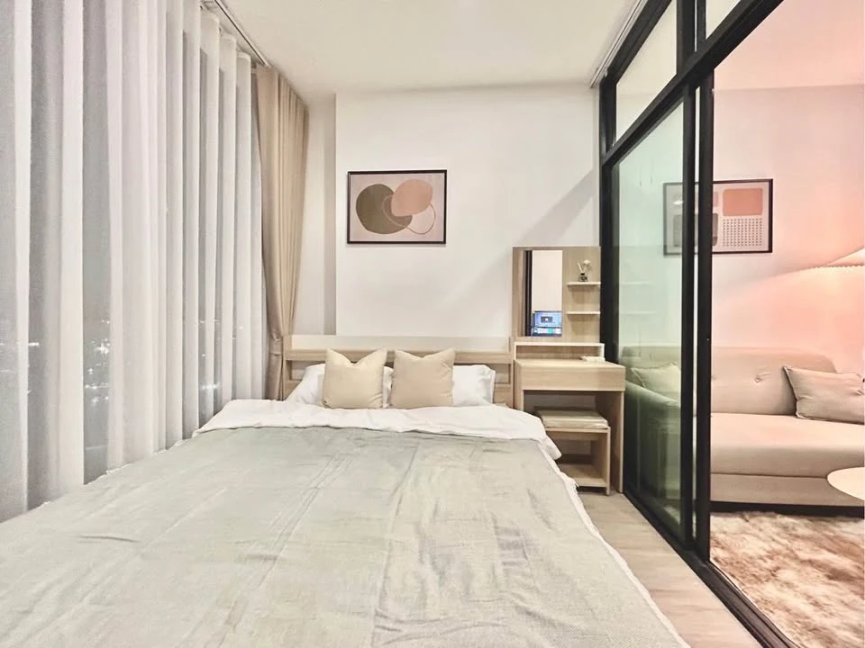 For rent: The Rich Rama 9-Srinakarin, fully furnished and equipped with appliances. Nicely decorated, looks good, very worth booking.