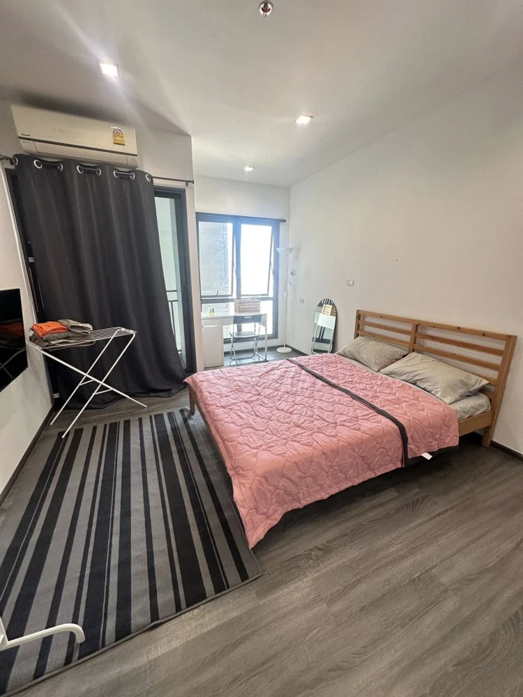 For rent: The Rich Sathorn–Taksin, ready-to-move-in unit with complete amenities at a great price. Book today! Don't wait!