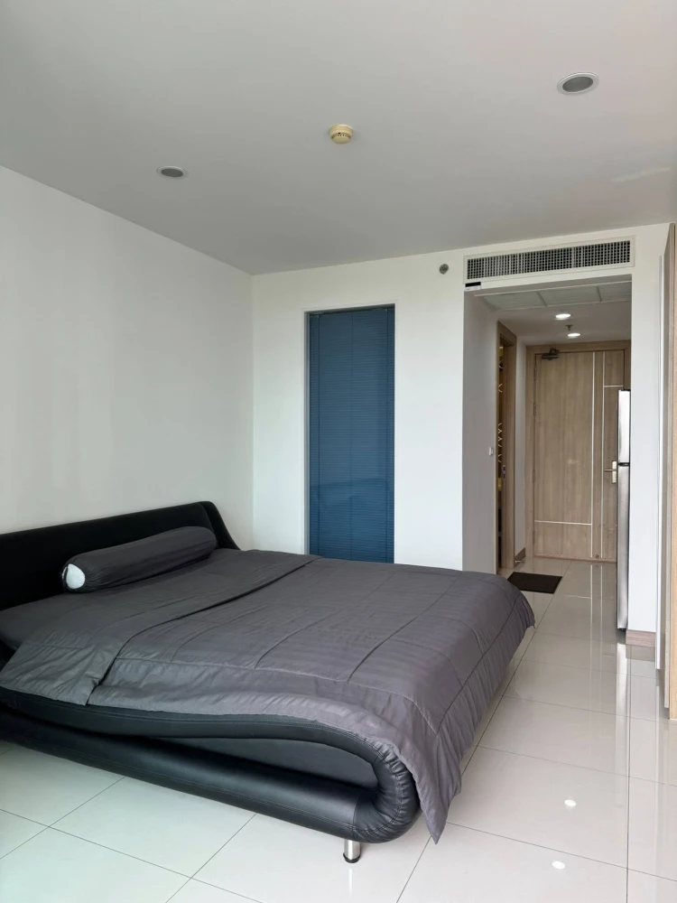 For rent: The Riviera Jomtien Pattaya, high floor room, ready to move in, spacious and comfortable room, reserve now.