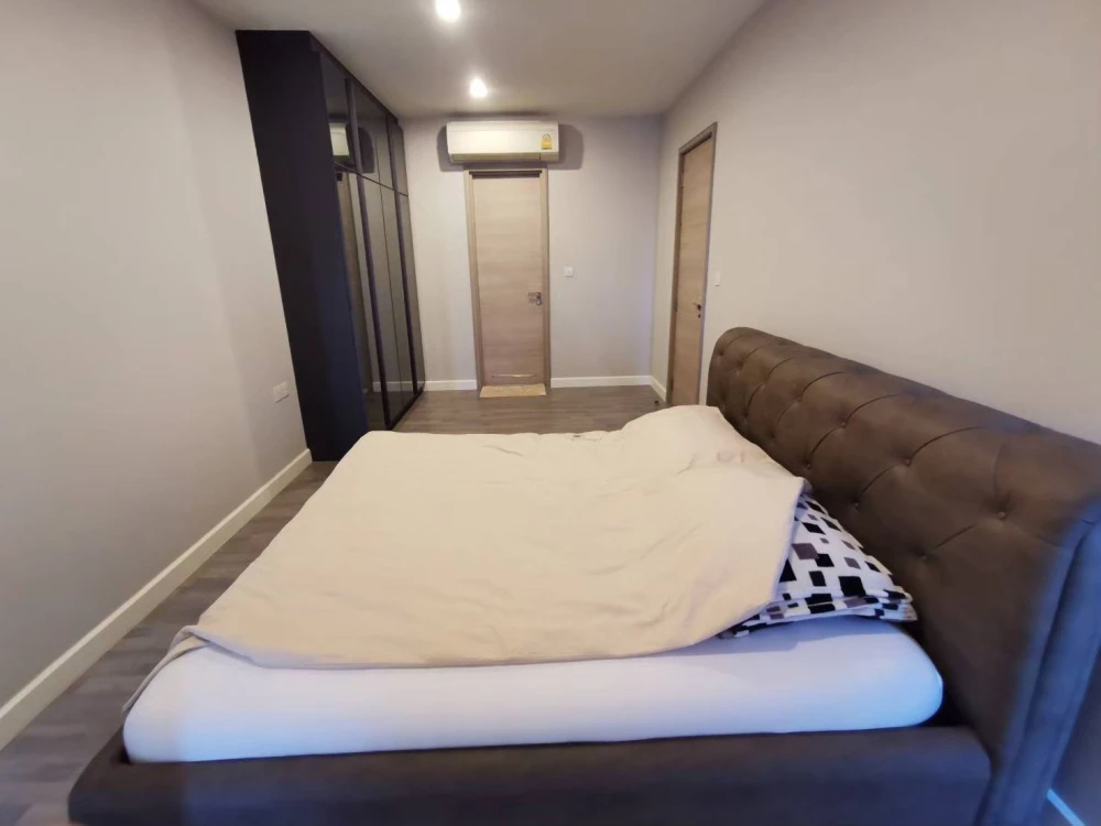 For rent: The room Rama 4, high floor, ready to move in, fully furnished, reserve now.