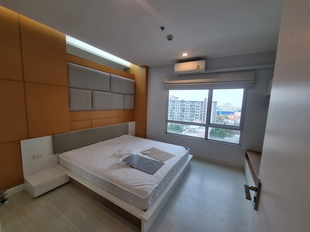 For rent: The Room Ratchada-Ladprao, a resort-style condo for body and mind healing. Spacious, airy rooms with high ceilings and good ventilation. Boo