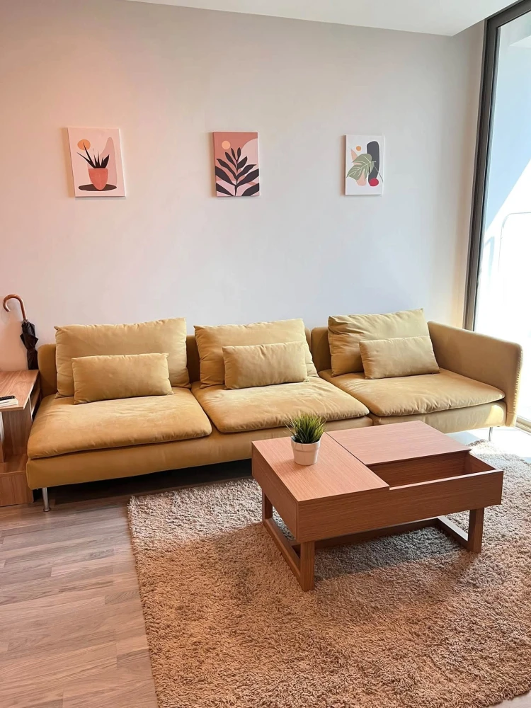 For rent: The Room BTS Wongwian Yai, 9th floor, corner unit with views from two sides (from 3 angles). Don't miss out!