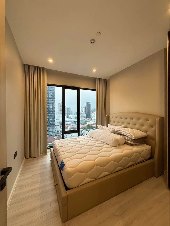 For rent: The Room Phayathai. Ready to move in, fully furnished with appliances. Great value! Book now, don't miss out!