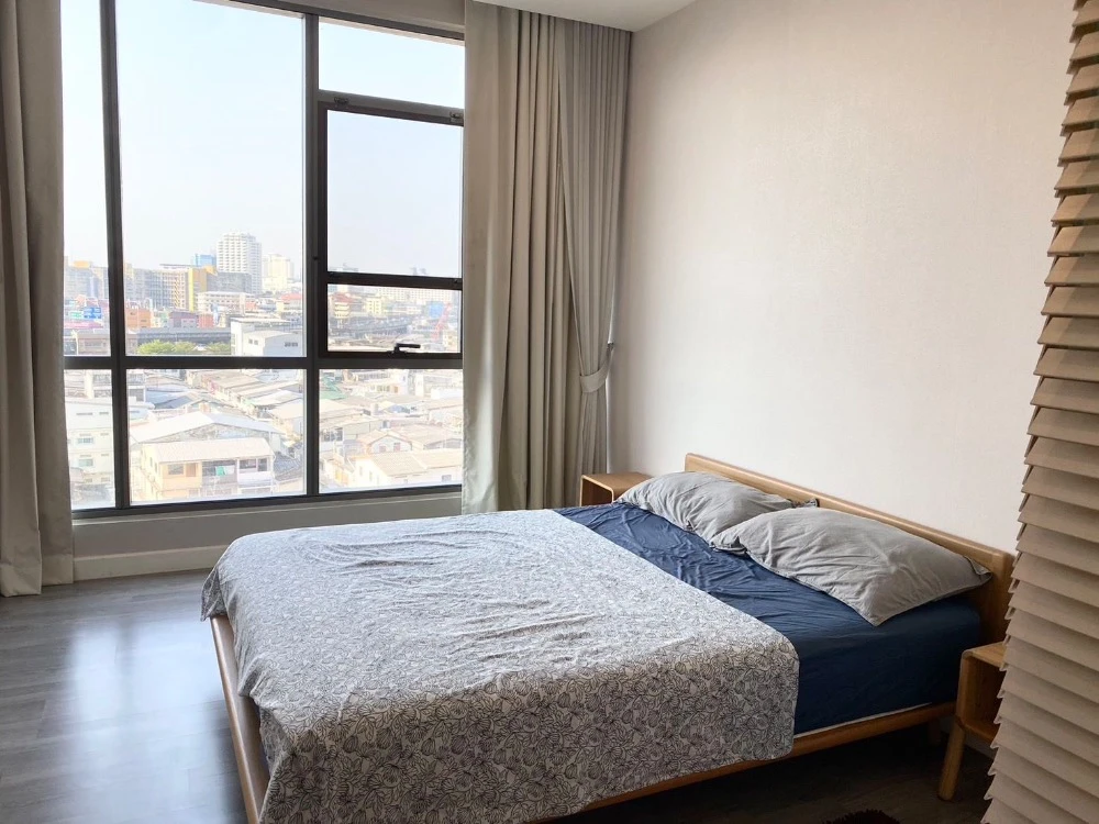 For rent: The Room Rama 4, 10th floor, nice room, fully furnished, reserve now, hurry!