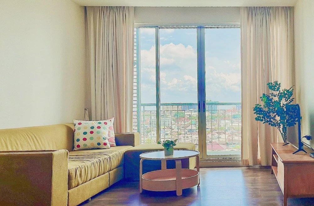 For rent: The Room Sathorn-Taksin, 11th floor, swimming pool view, airy, fully furnished, reserve now, hurry!