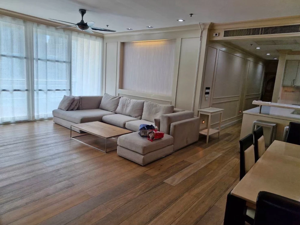 For rent: The Royal Saladaeng, 16th floor, fully furnished unit. Book now! Don't miss out!