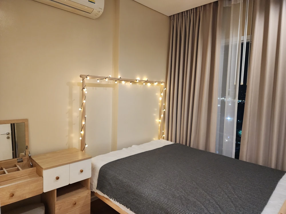 The Saint Residences for rent, very high floor, Chatuchak Park view, very refreshing, just bring your clothes and move in.